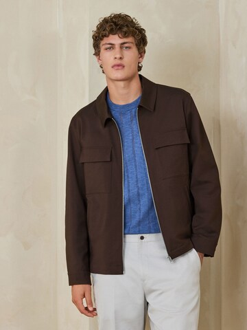 Next Jacke in Braun: Vorderseite