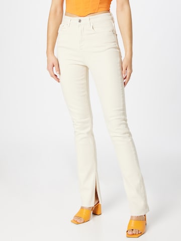 Gina Tricot Flared Jeans in Beige: voorkant