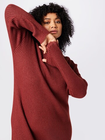 Pull-over 'FIA KATIA' ONLY Carmakoma en rouge