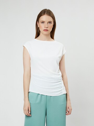 Influencer Shirt in Weiß: Vorderseite