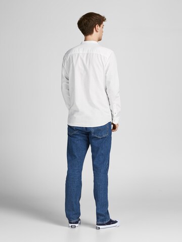balta JACK & JONES Priglundantis modelis Marškiniai 'Summer'