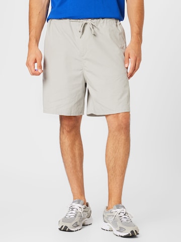 WEEKDAY Loosefit Shorts in Grau: predná strana