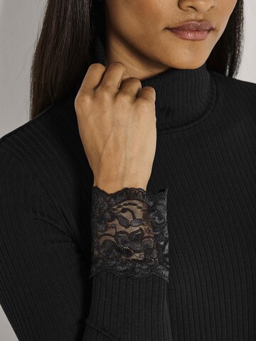 T-shirt MADELEINE en noir