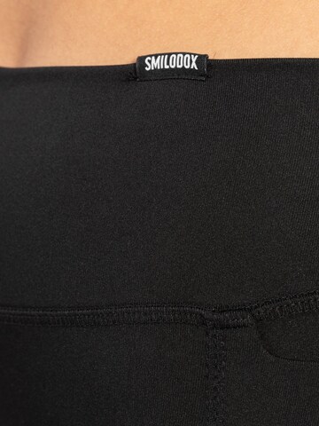 Coupe slim Leggings ' Kelsy ' Smilodox en noir