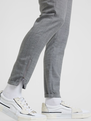 Coupe slim Pantalon GABBA en gris