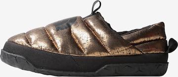 THE NORTH FACE Slippers in Gold: front