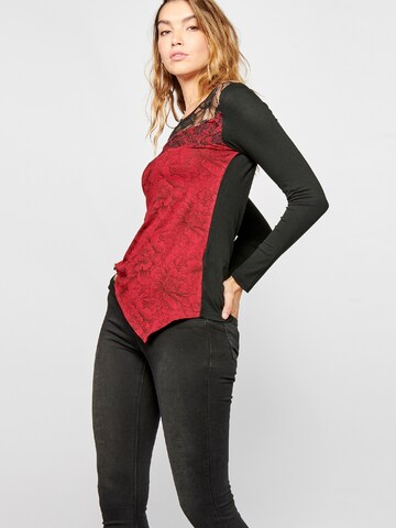 KOROSHI Shirt in Red: front