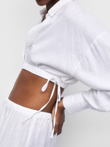 Chemisier Pull&Bear en blanc