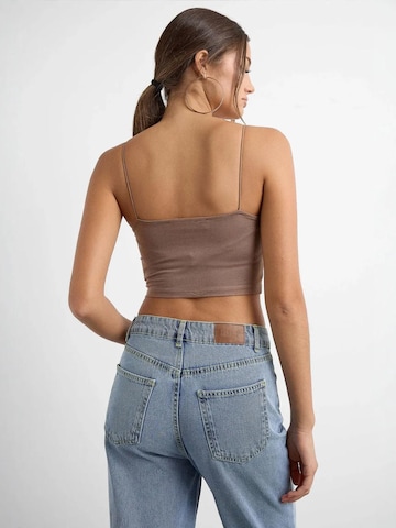 Hiccup Top in Brown