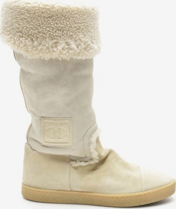 CHANEL Dress Boots in 38 in White: front