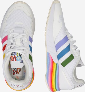 ADIDAS ORIGINALS Σνίκερ χαμηλό 'PRIDE' σε λευκό