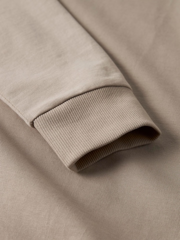 TWO SOON Sweatshirt i beige