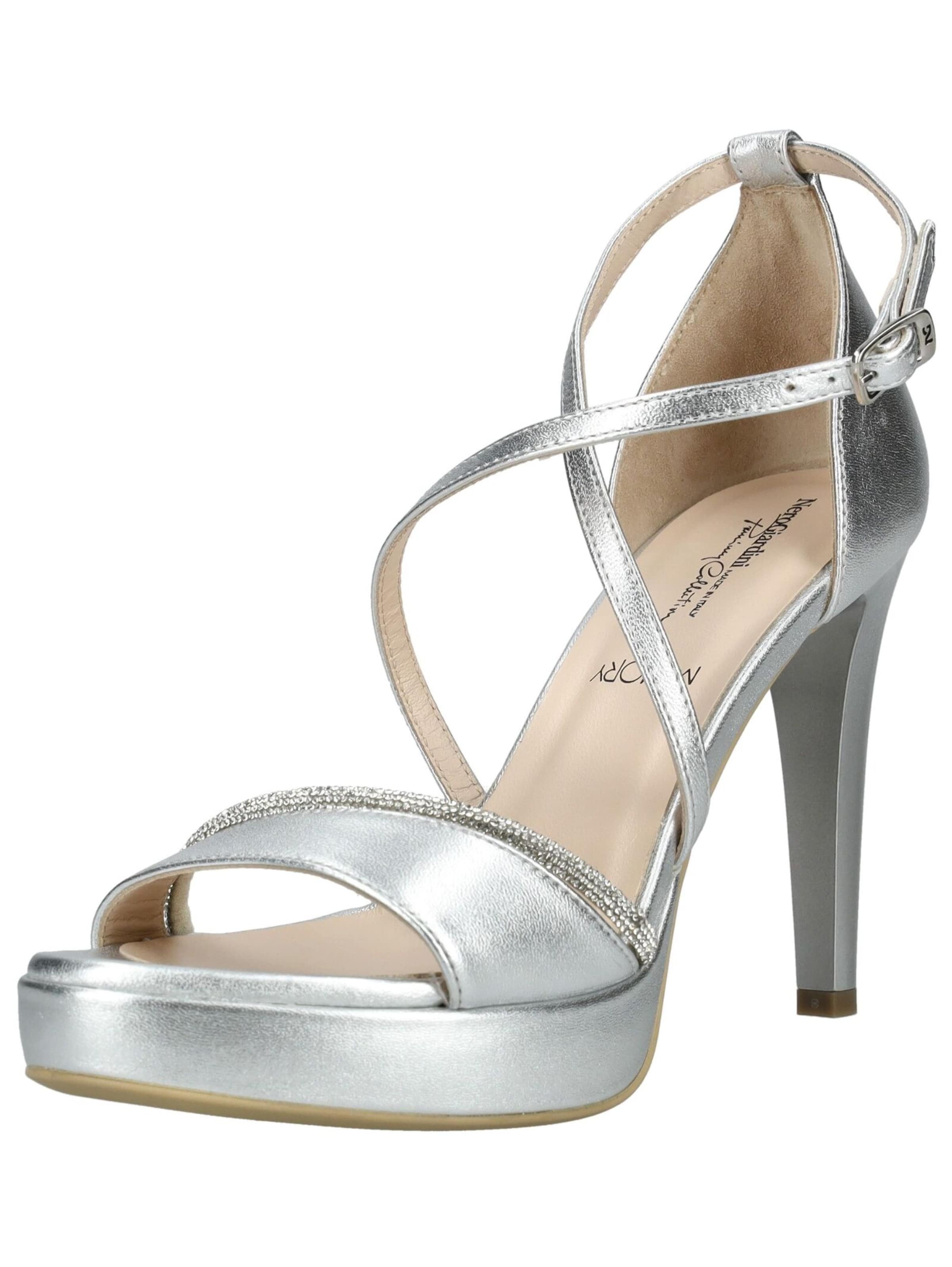Sandales à lanières Nero Giardini en argent : devant