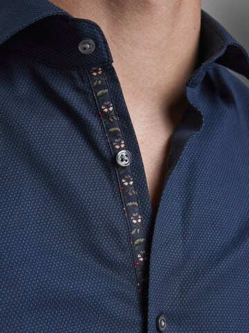 Slim fit Camicia di JACK & JONES in blu