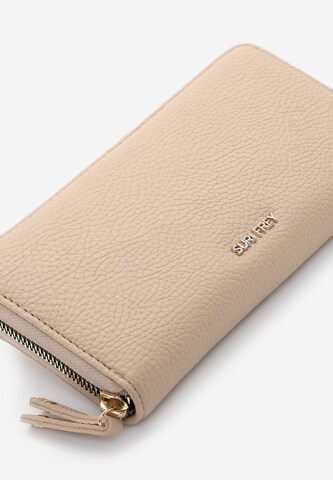 Suri Frey Wallet 'Candy' in Beige