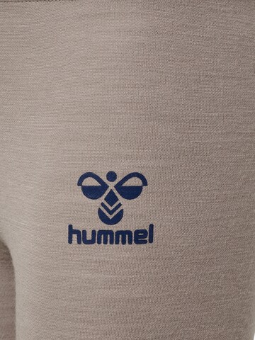 Hummel Slimfit Sportbroek in Bruin