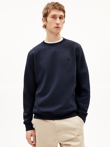 ARMEDANGELS Sweatshirt 'Baaro' in Blauw: voorkant