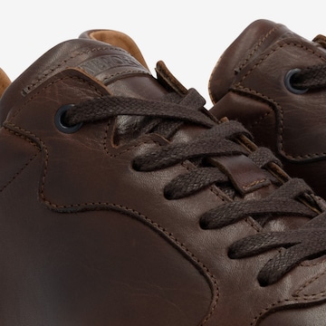 DenBroeck Sneakers in Brown