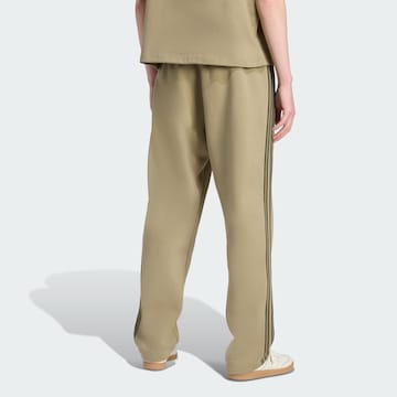 ADIDAS ORIGINALS Loose fit Trousers in Green