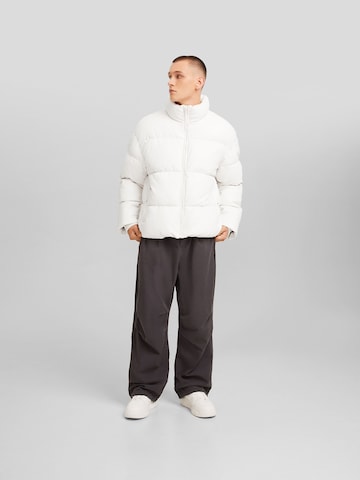 Veste mi-saison Bershka en blanc