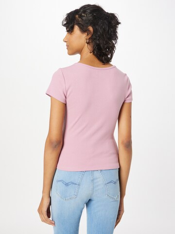 Abercrombie & Fitch T-Shirt in Pink