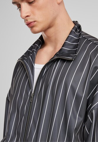 Urban Classics Übergangsjacke in Schwarz