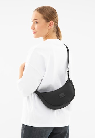 Johnny Urban Half Moon Bag 'Kaia Small' in Schwarz