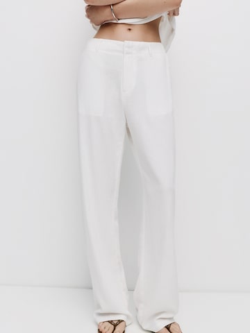 Pull&Bear Szabványos Nadrág - fehér: elől