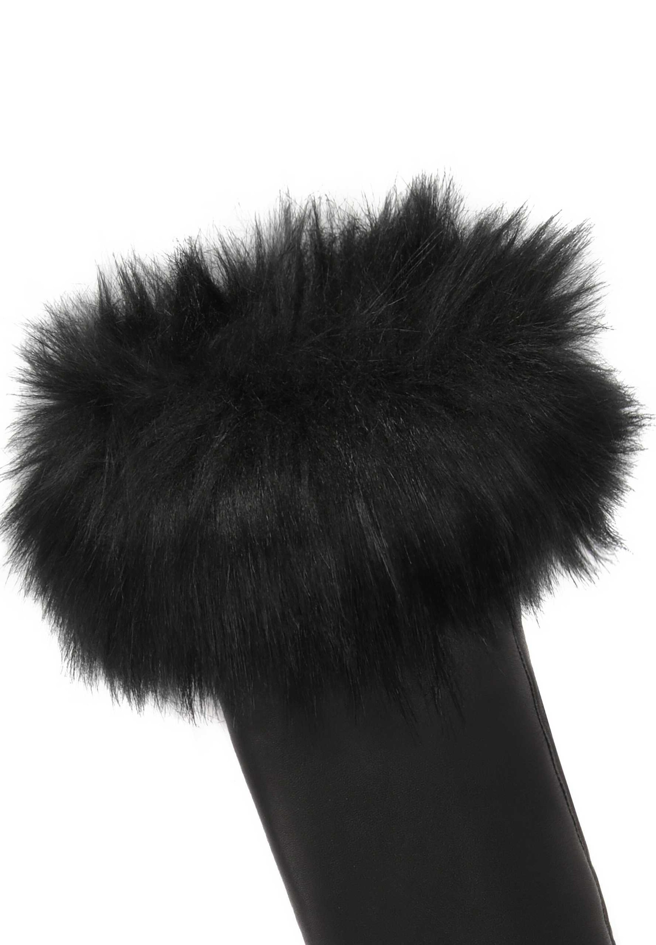 Muffole di Kazar in nero