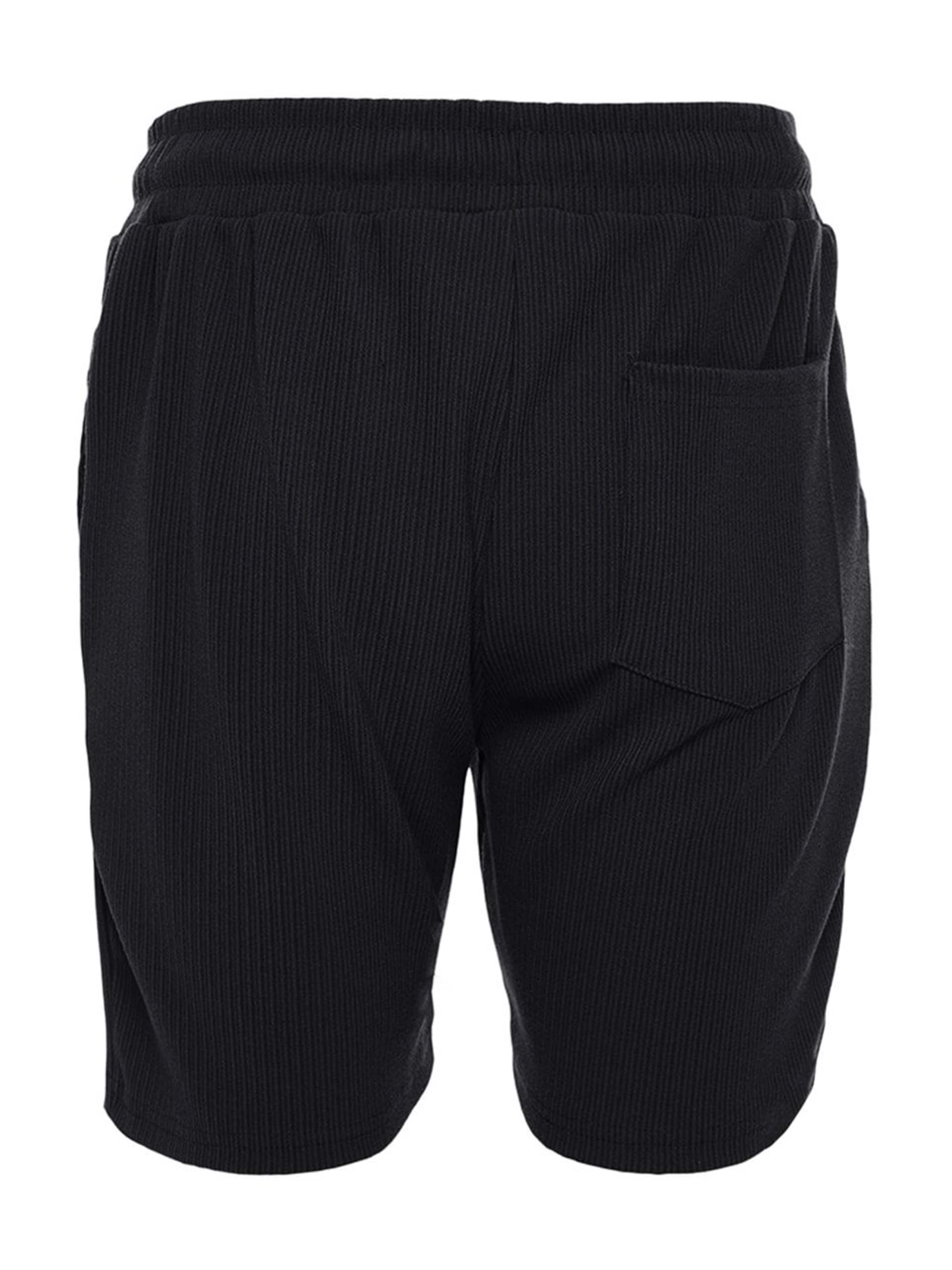 Trendyol Regular Shorts in Schwarz
