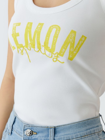 OUI Top in White