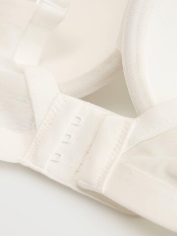 Classico Reggiseno 'Bügel-BH Basic, glatte Cups, geklebte Kanten' di ESOTIQ in beige