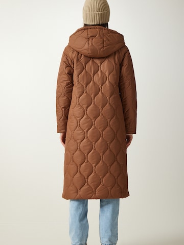 Cappotto di mezza stagione di Happiness İstanbul in marrone