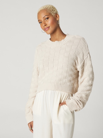A LOT LESS Sweater 'Doro' in White: front