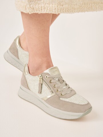 Baskets basses Tamaris en beige