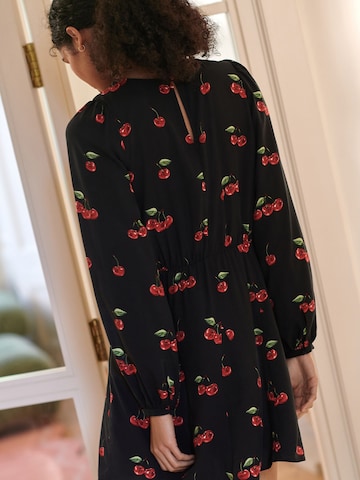 Robe Next en noir