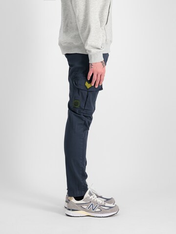 ALPHA INDUSTRIES Tapered Παντελόνι cargo σε μπλε