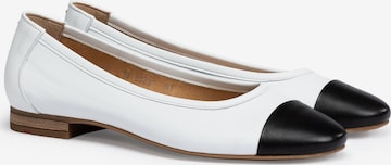 LLOYD Ballet Flats in White