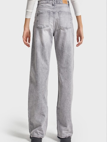 IT'S BASIC Regular Jeans 'Straight High Rise Jeans' in Grijs