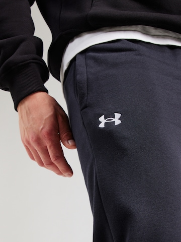 UNDER ARMOUR Tapered Workout Pants in Black