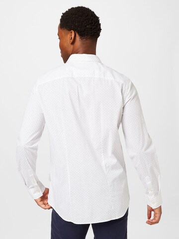 GUESS Regularny krój Koszula w kolorze biały