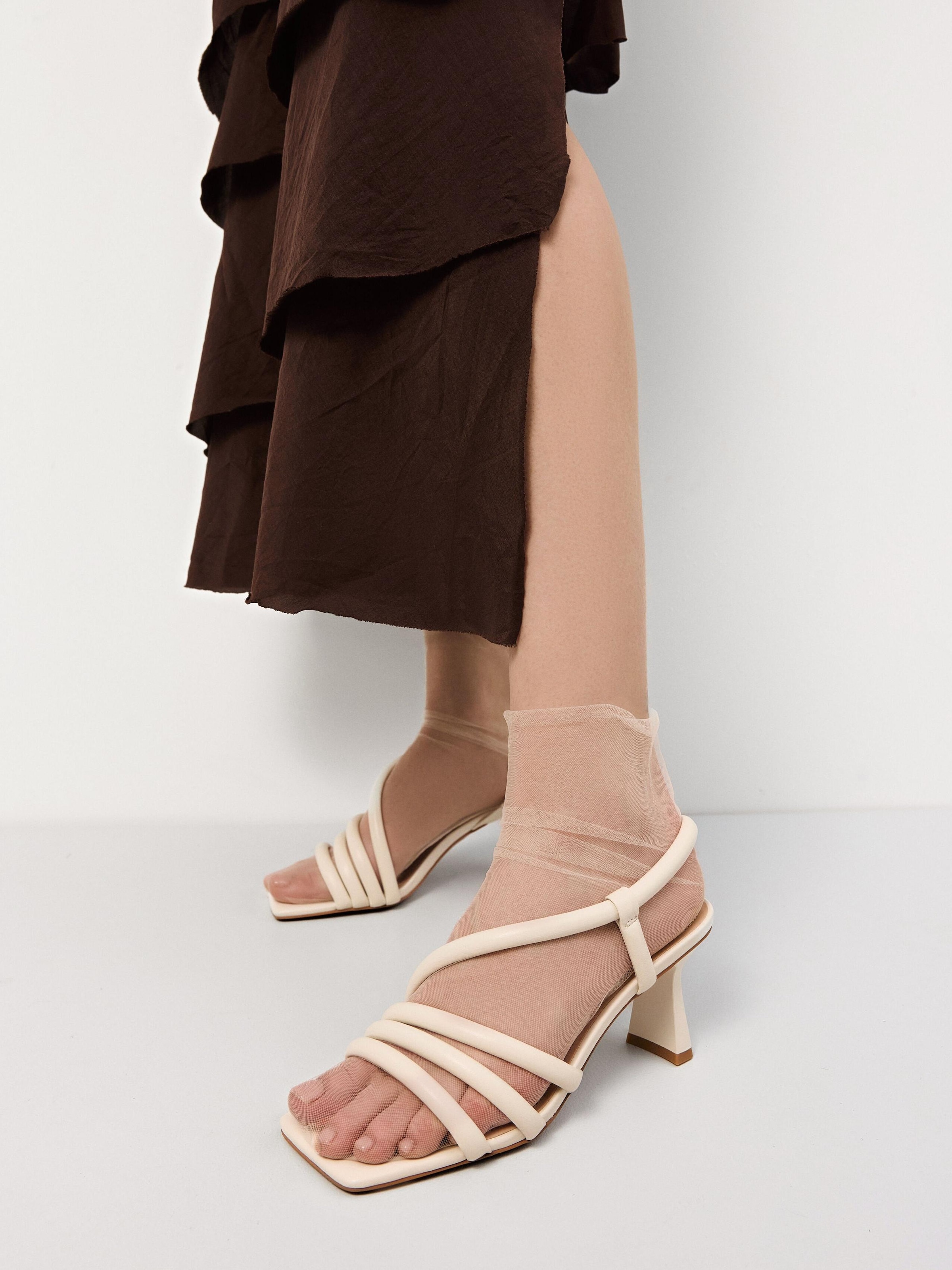 Estro Remsandal '0556' i beige: framsida