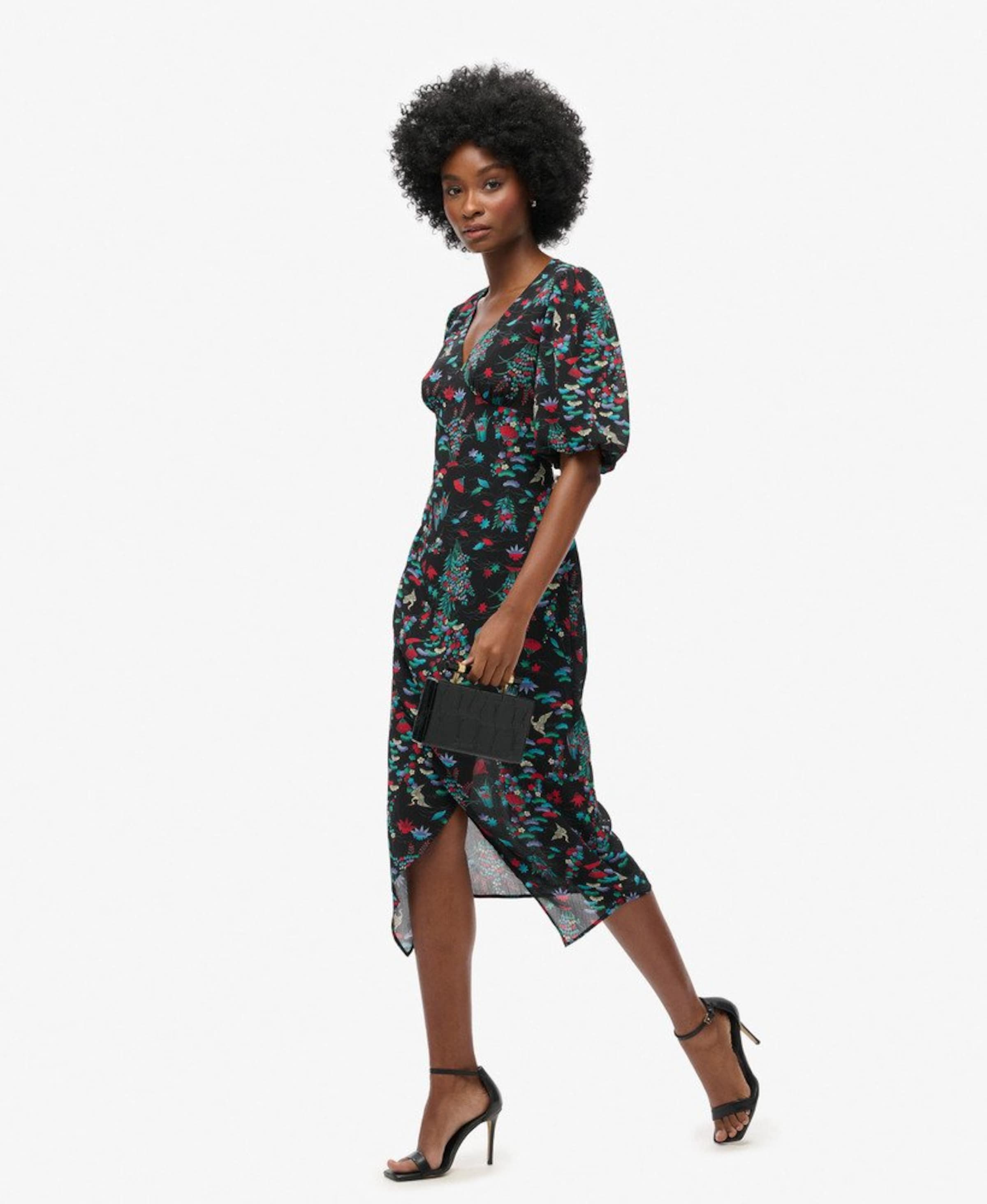 Superdry Kleid in Schwarz: Vorderseite