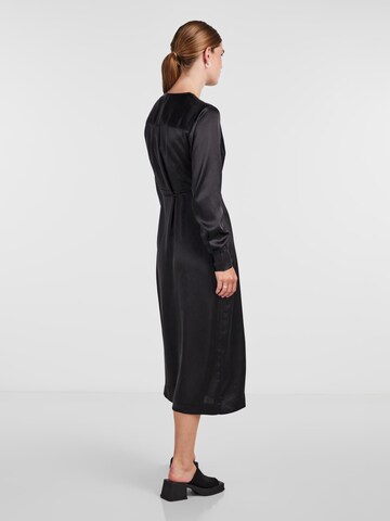 Rochie 'PELLA' de la Y.A.S pe negru