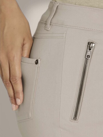 MADELEINE Skinny Broek in Beige