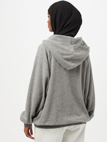 AMERICAN VINTAGE Sweatshirt 'Plomer' in Grey