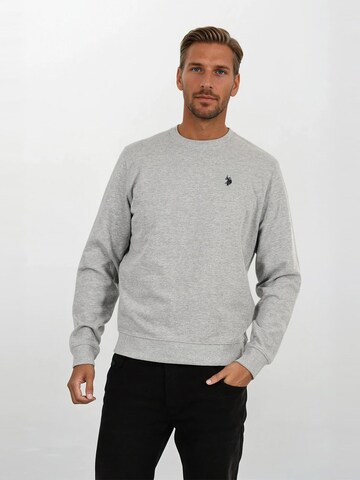 U.S. POLO ASSN. Sweatshirt in Grau: Vorderseite