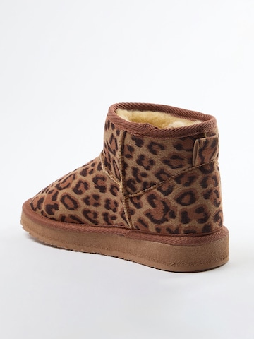 Botine de la Trendyol pe maro