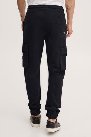 11 Project Tapered Cargohose 'Prsidone' in Schwarz