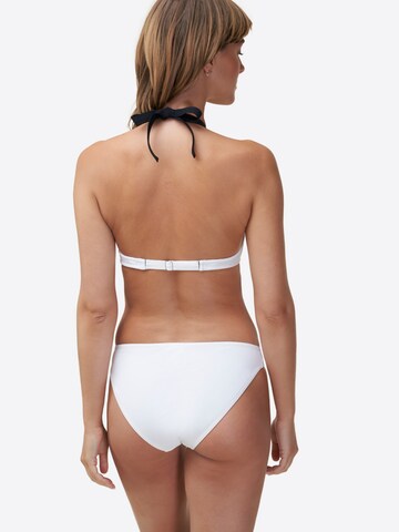 Brakini Boyshorts in White